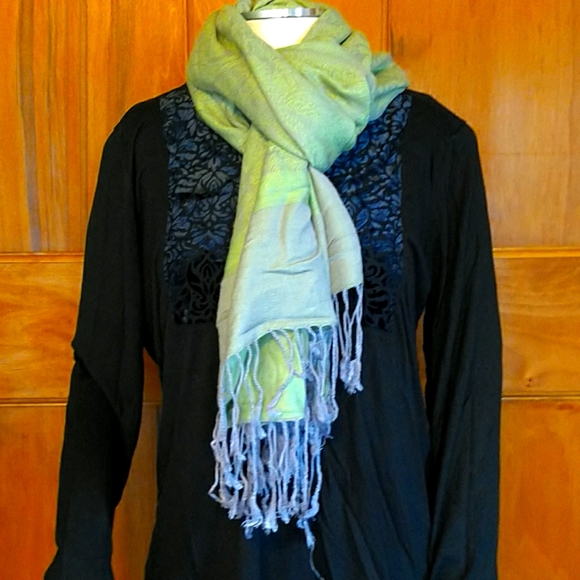 Green and Gray Wrap/Scarf - Picture 1 of 6